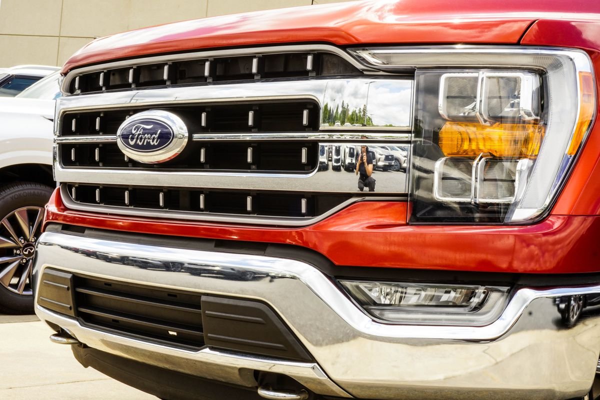 Used 2023 Red Ford Lariat image 2
