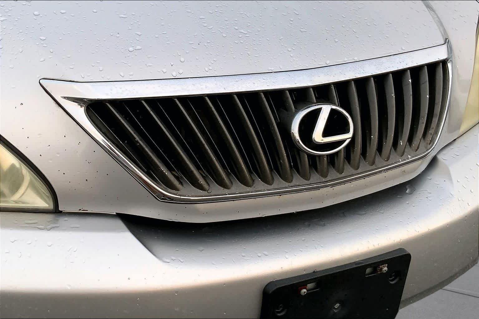 Used 2009 Classic Silver Metallic Lexus  image 26