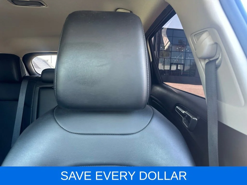 Used 2023 White Kia EX image 9