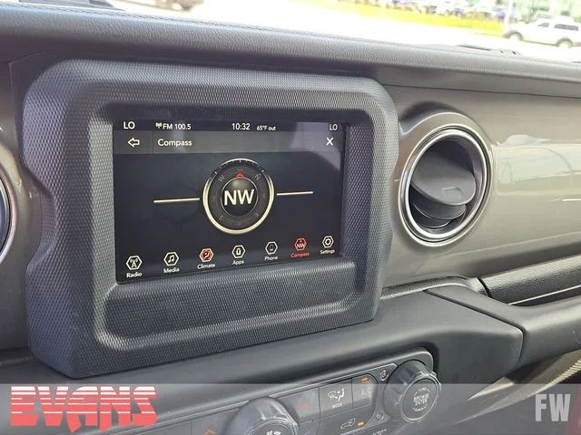 Used 2019 Red Jeep Unlimited Sahara image 8