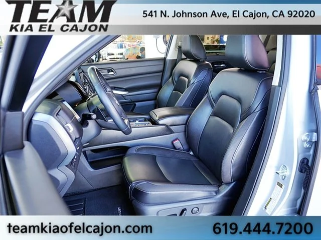 Used 2024 Silver Nissan SL image 17