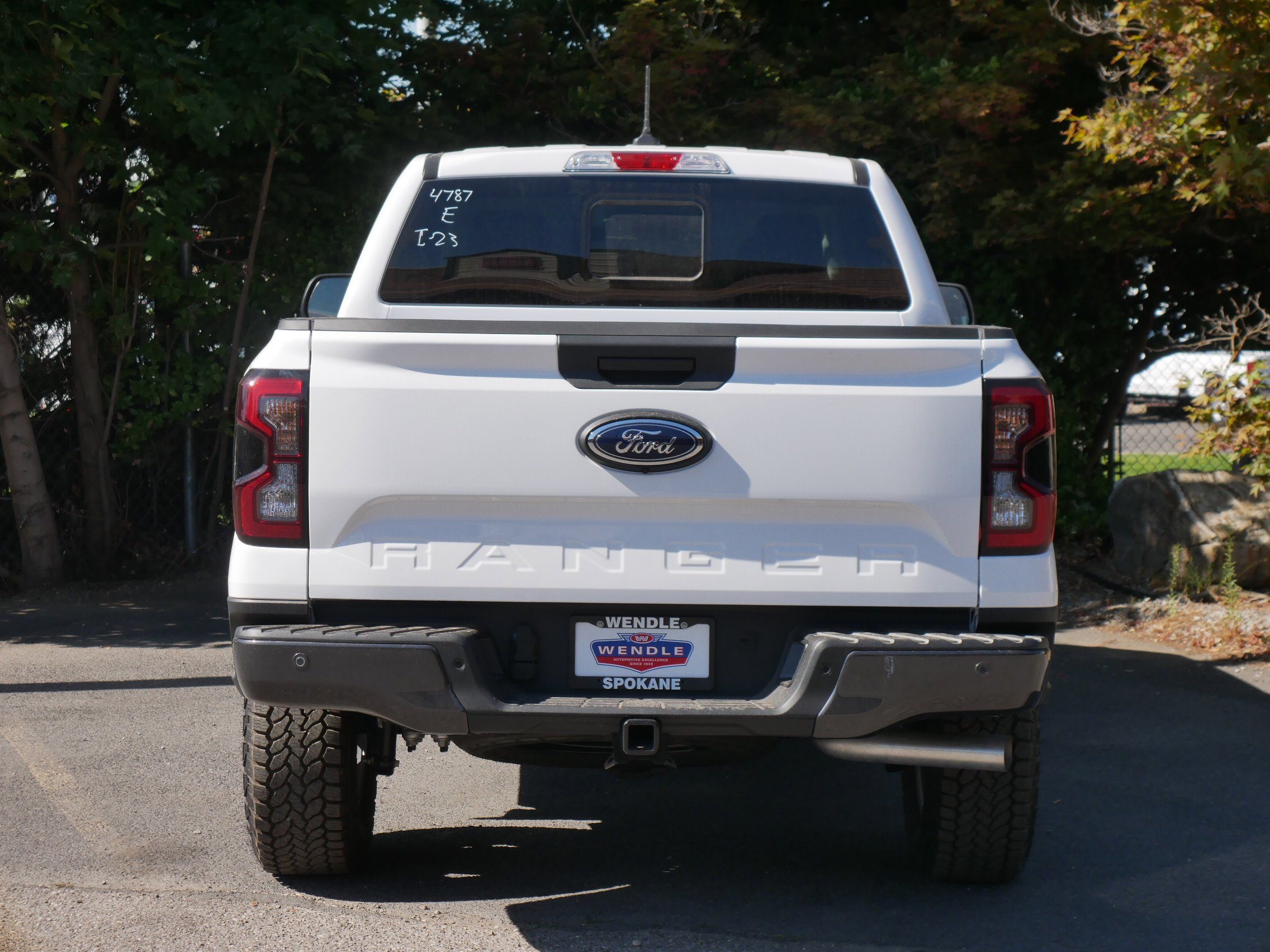 New 2025 Oxford White Ford XLT image 23