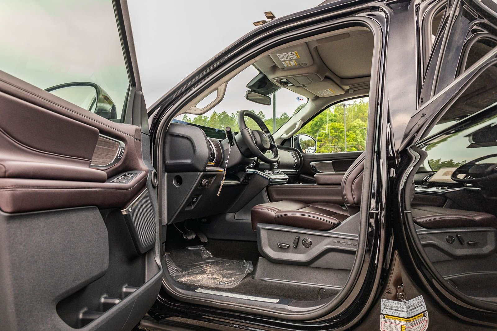 New 2026 Agate Black Metallic Ford Platinum® image 20