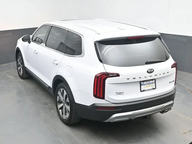 Used 2021 White Kia EX image 38