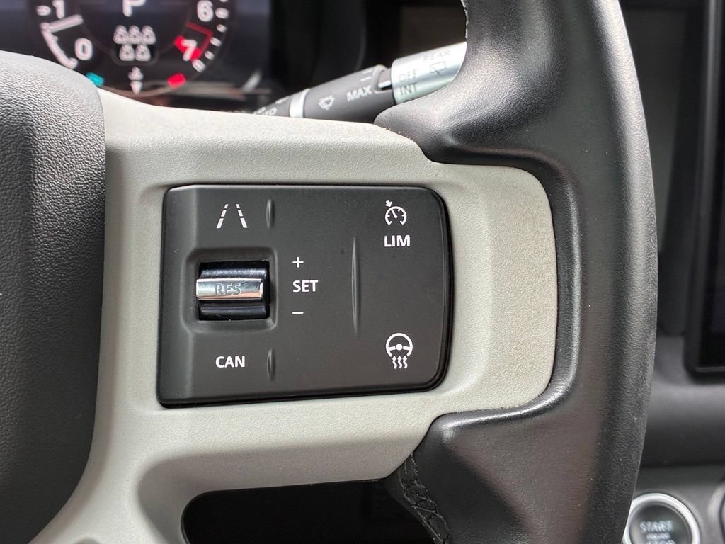 Used 2022 White Land Rover S image 27