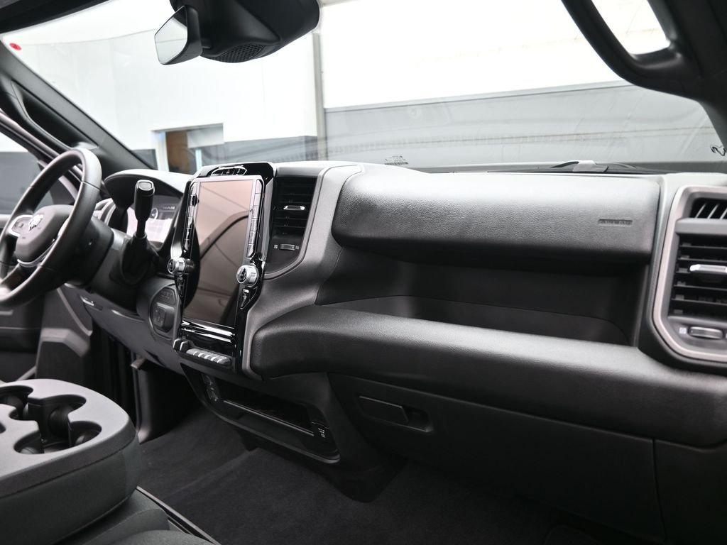 New 2026 Diamond Black Crystal Pearlcoat RAM Tradesman image 24