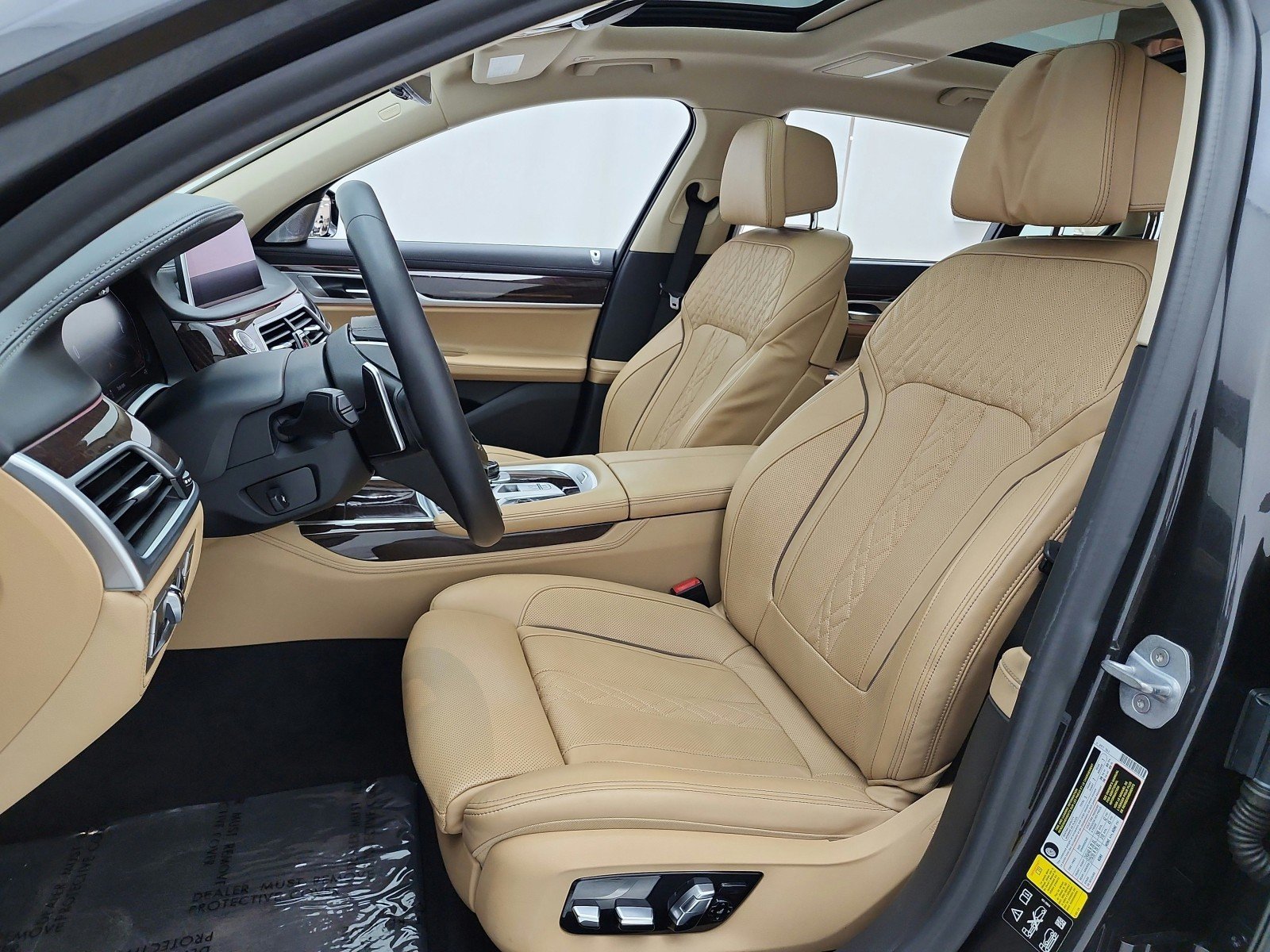 Used 2020 Dark Graphite Metallic BMW 750i xDrive Sedan image 13