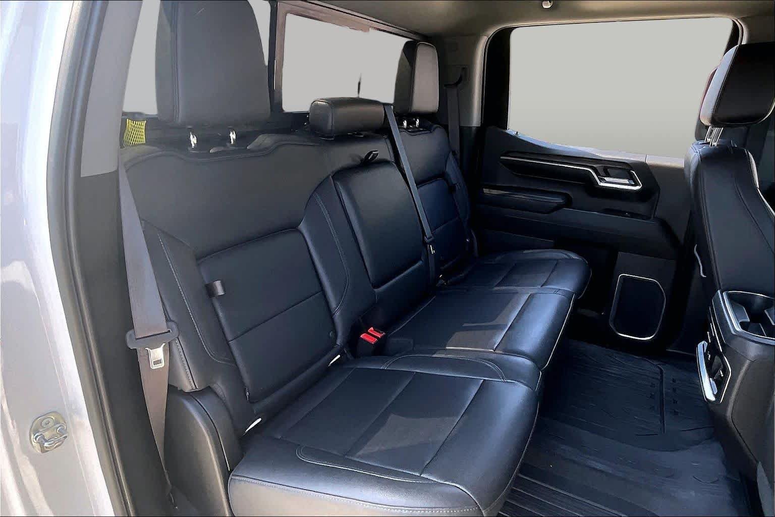 Used 2024 White Frost Tricoat GMC SLT image 20