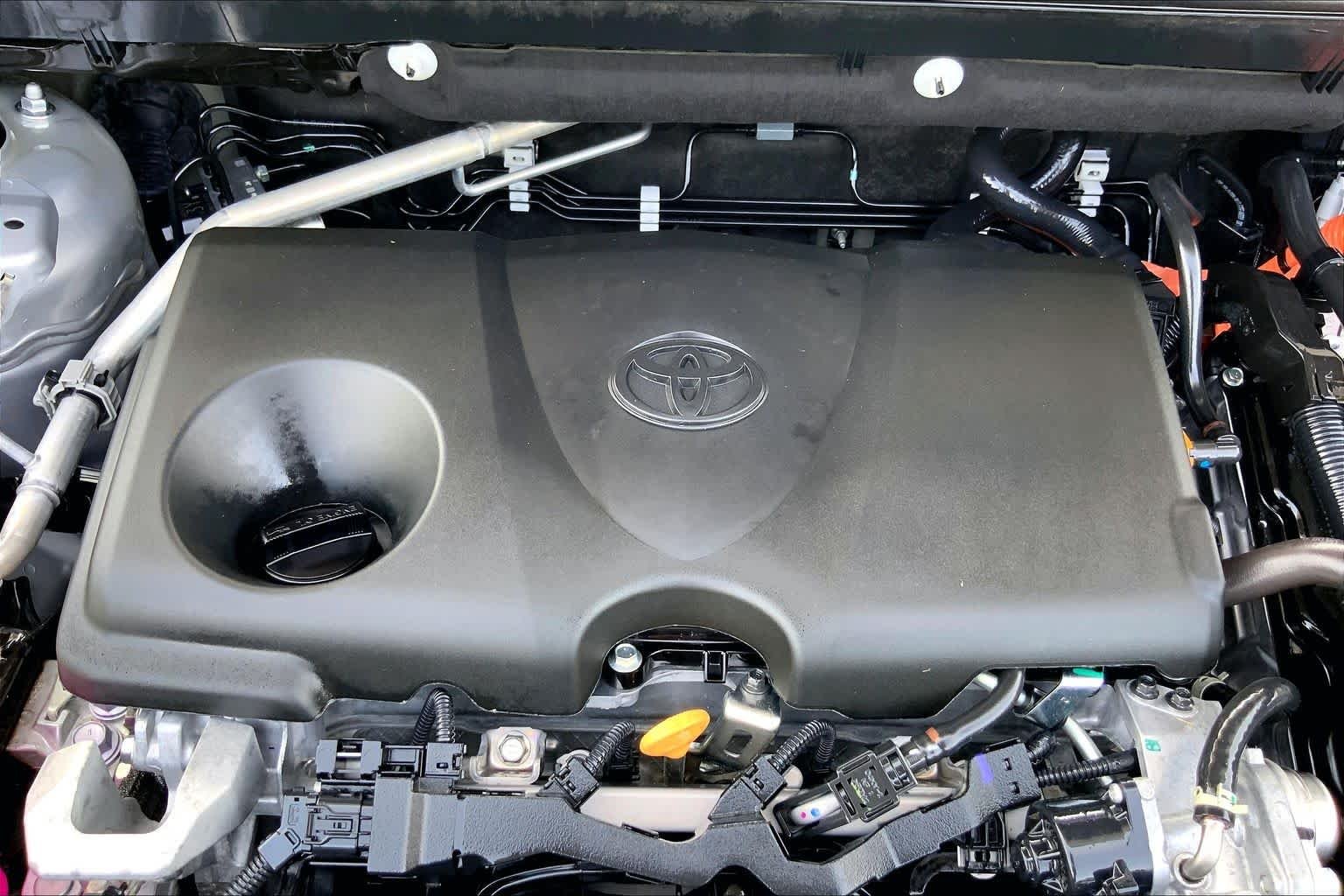 Used 2024 Silver Sky Metallic Toyota Hybrid XLE image 32