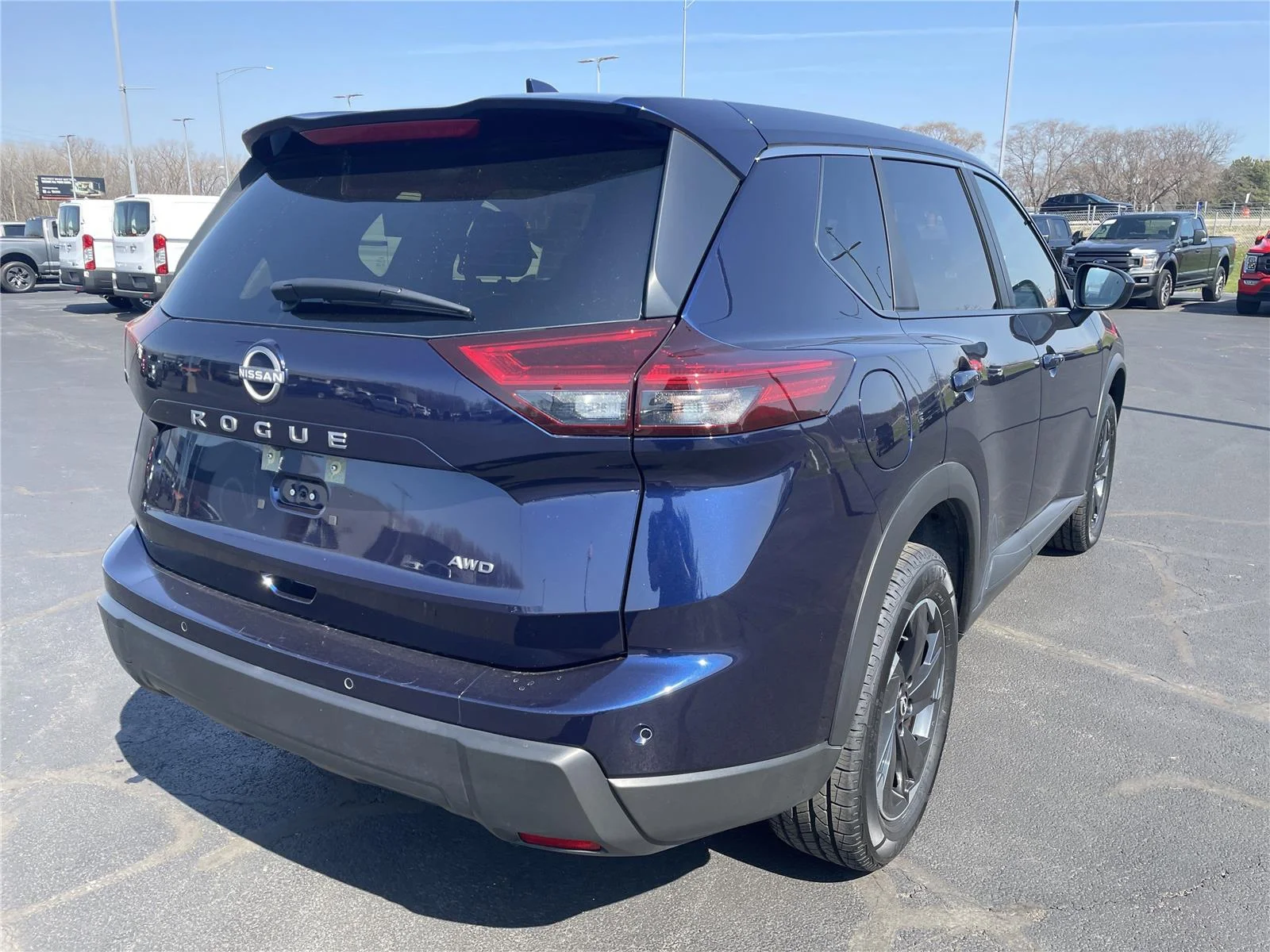 Used 2025 Deep Ocean Blue Pearl Nissan SV image 6