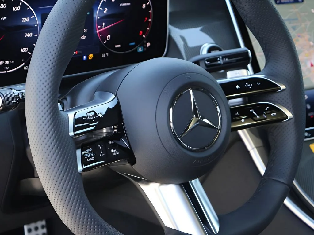 New 2026 Polar White Mercedes-Benz GLC 300 image 62