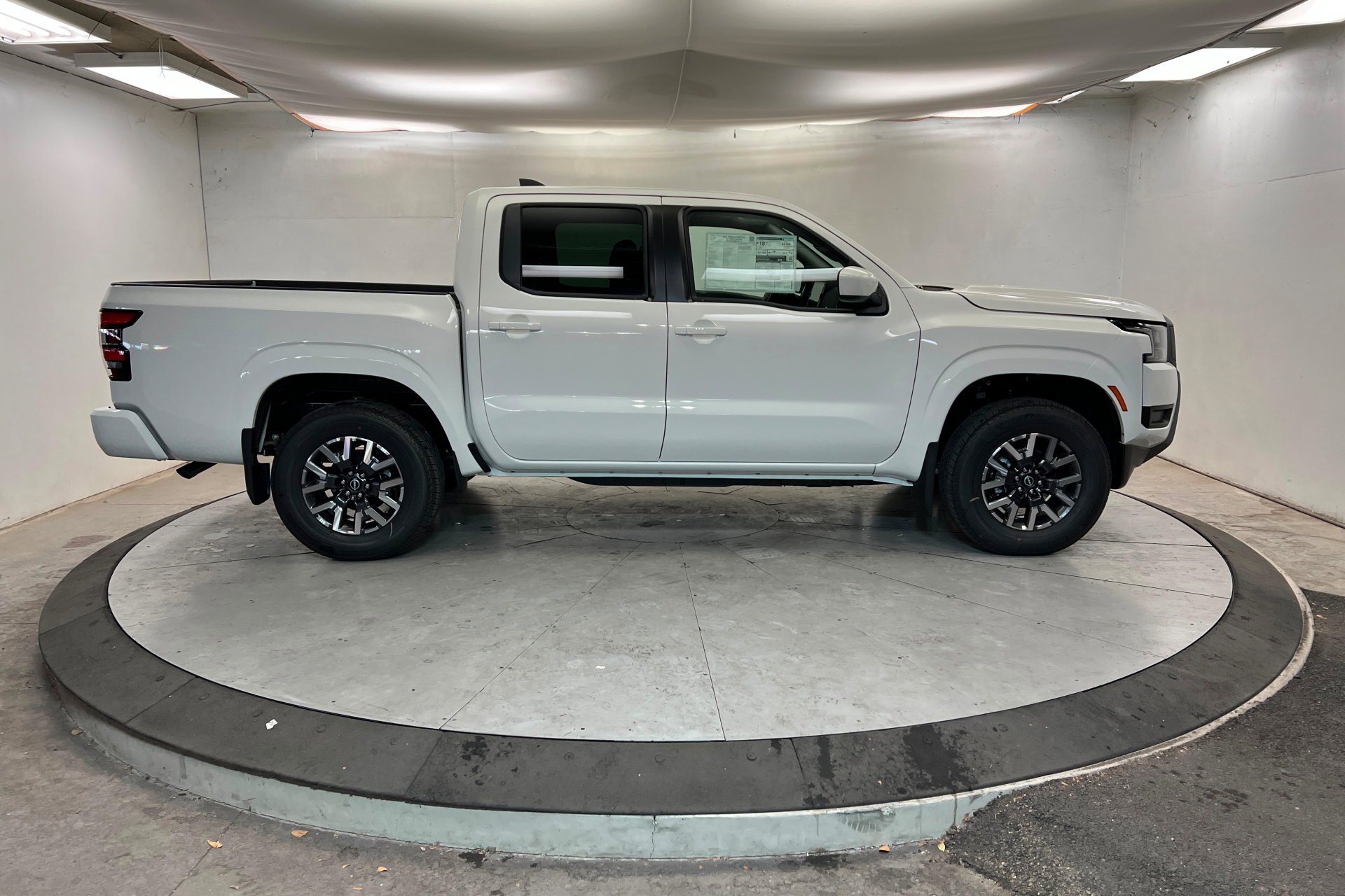 2026 Nissan Frontier SV - Photo 7