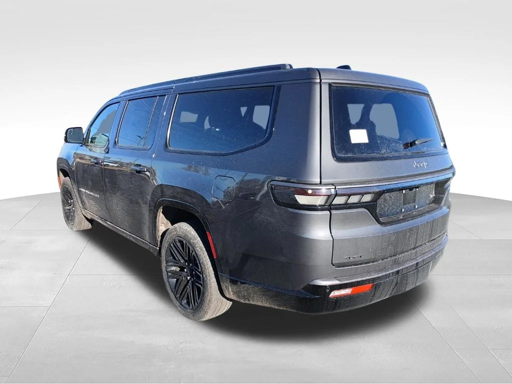 New 2026 Baltic-Gray Metallic Clear-Coat Exterior Paint Jeep Limited Reserve image 34