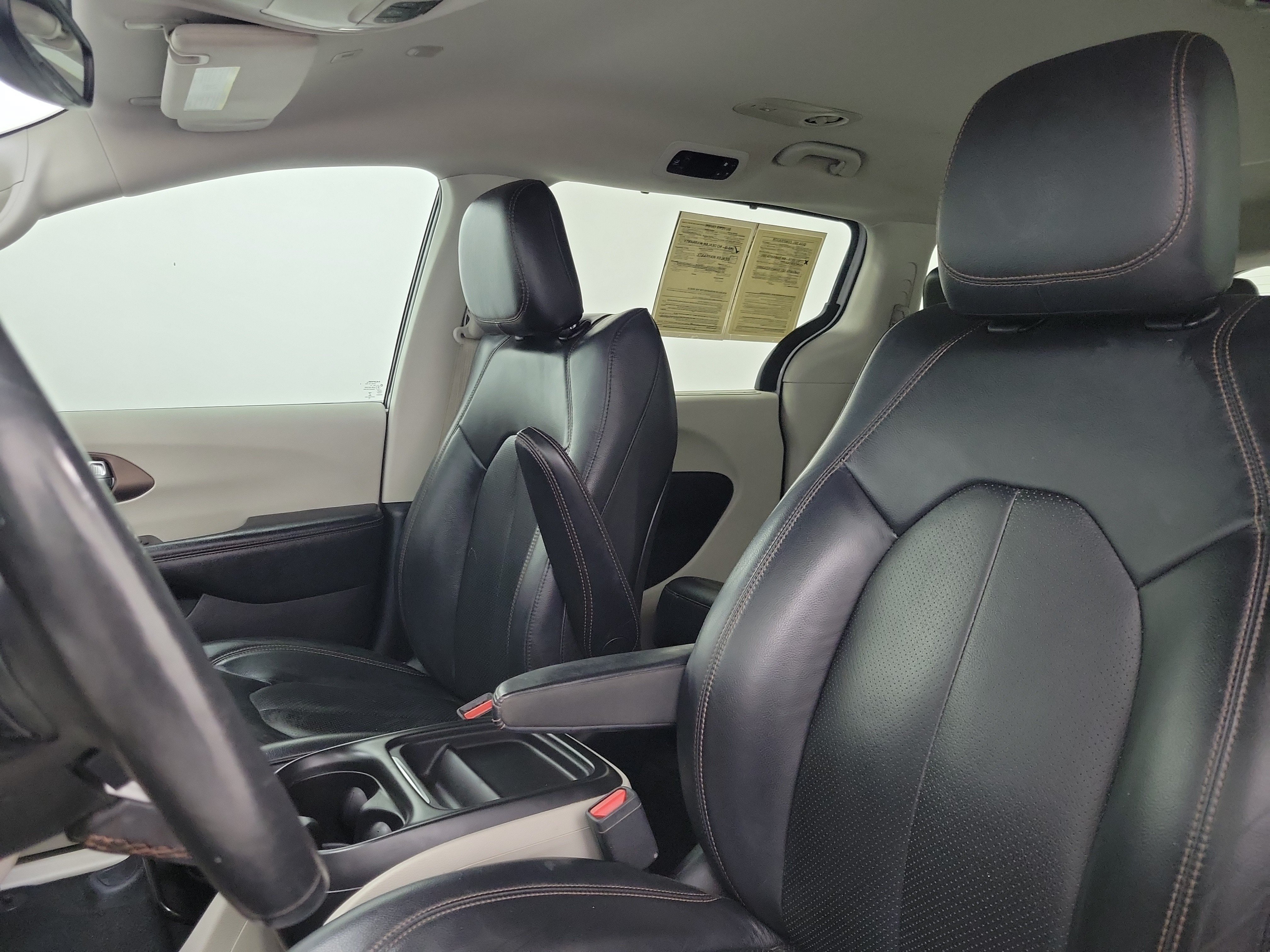 Used 2019 Bright White Clearcoat Chrysler Touring L image 17