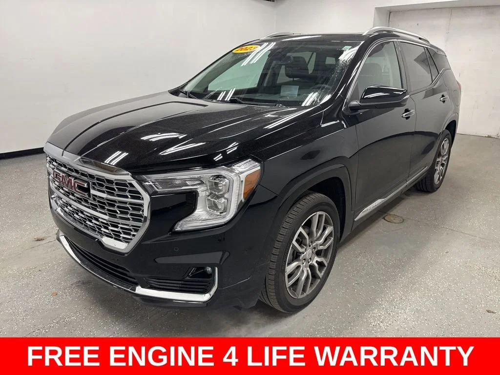 2023 GMC Terrain Denali AWD's photo