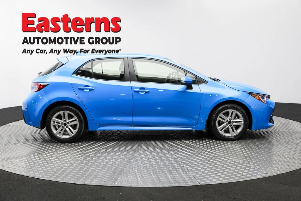 Used 2022 Blue Toyota SE image 4