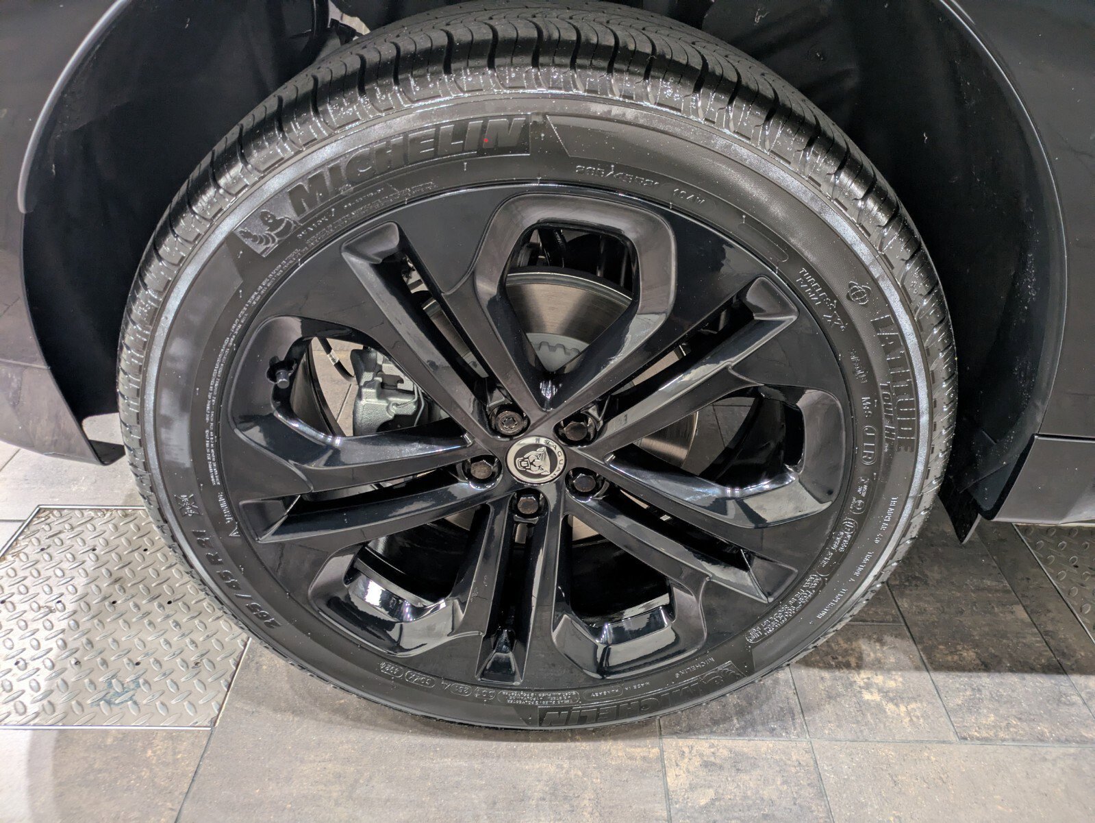 2026 Jaguar F-Pace R-Dynamic S - Photo 14
