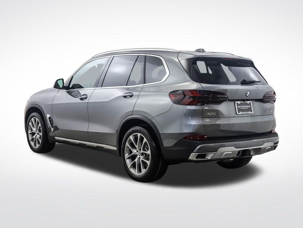 Used 2026 Gray Metallic BMW xDrive40i image 3