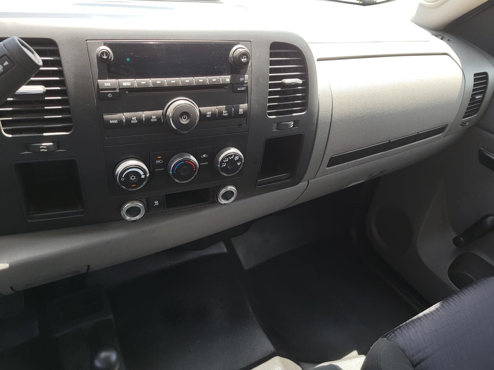 Used 2010 Summit White Chevrolet Work Truck image 17