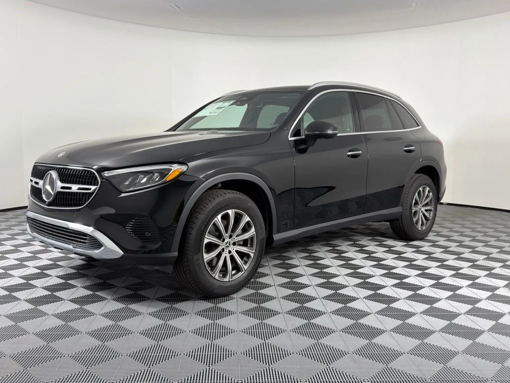 Certified Used 2026 Black Mercedes-Benz GLC 300 image 4
