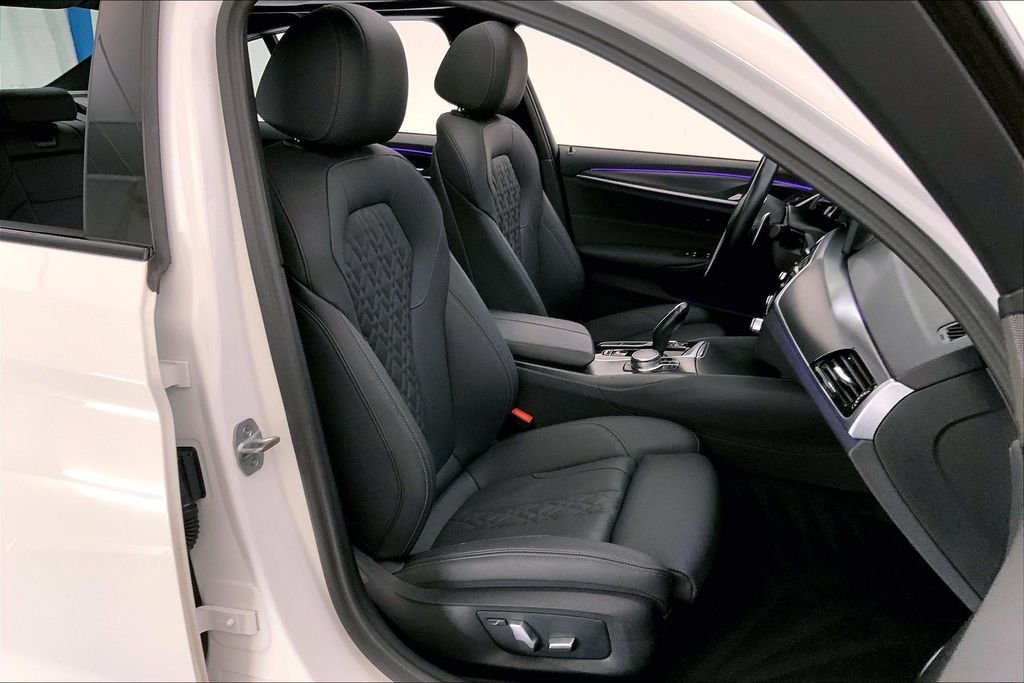 Used 2023 Alpine White BMW  image 6