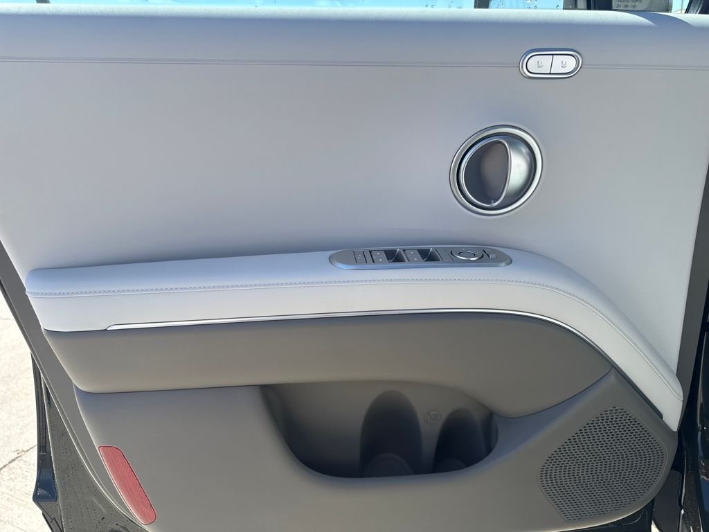 New 2026 Silver Hyundai SEL Premium image 10