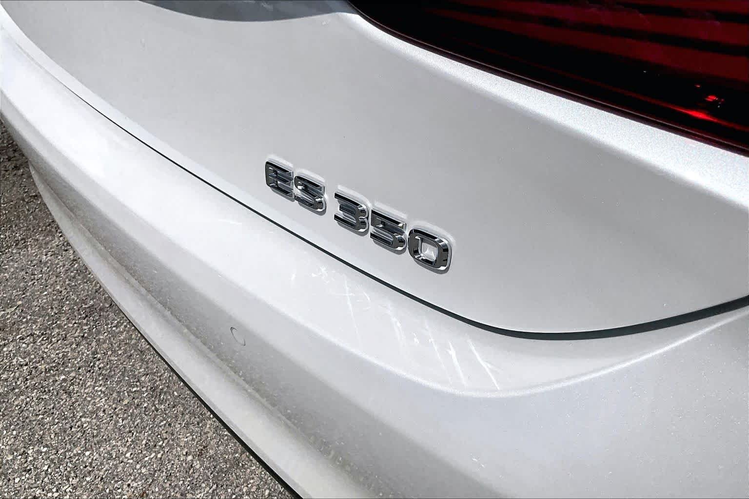 Used 2025 Eminent White Pearl Lexus  image 10