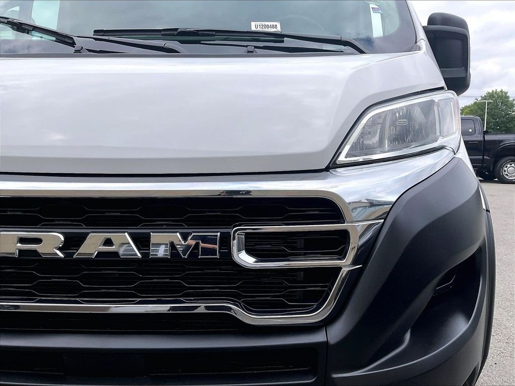 Used 2025 White Ram Base image 30