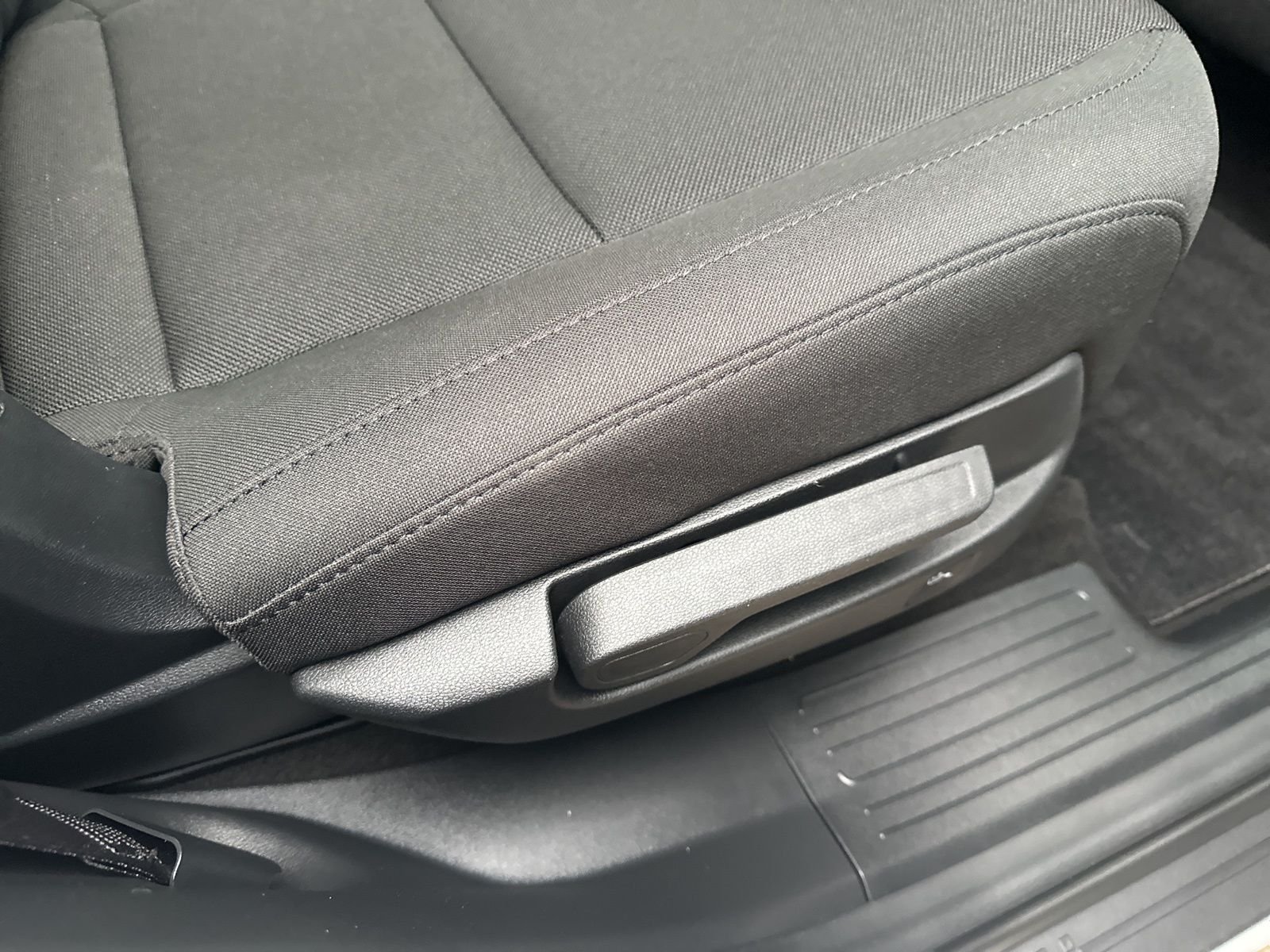 2025 Hyundai Santa Fe SE - Photo 34
