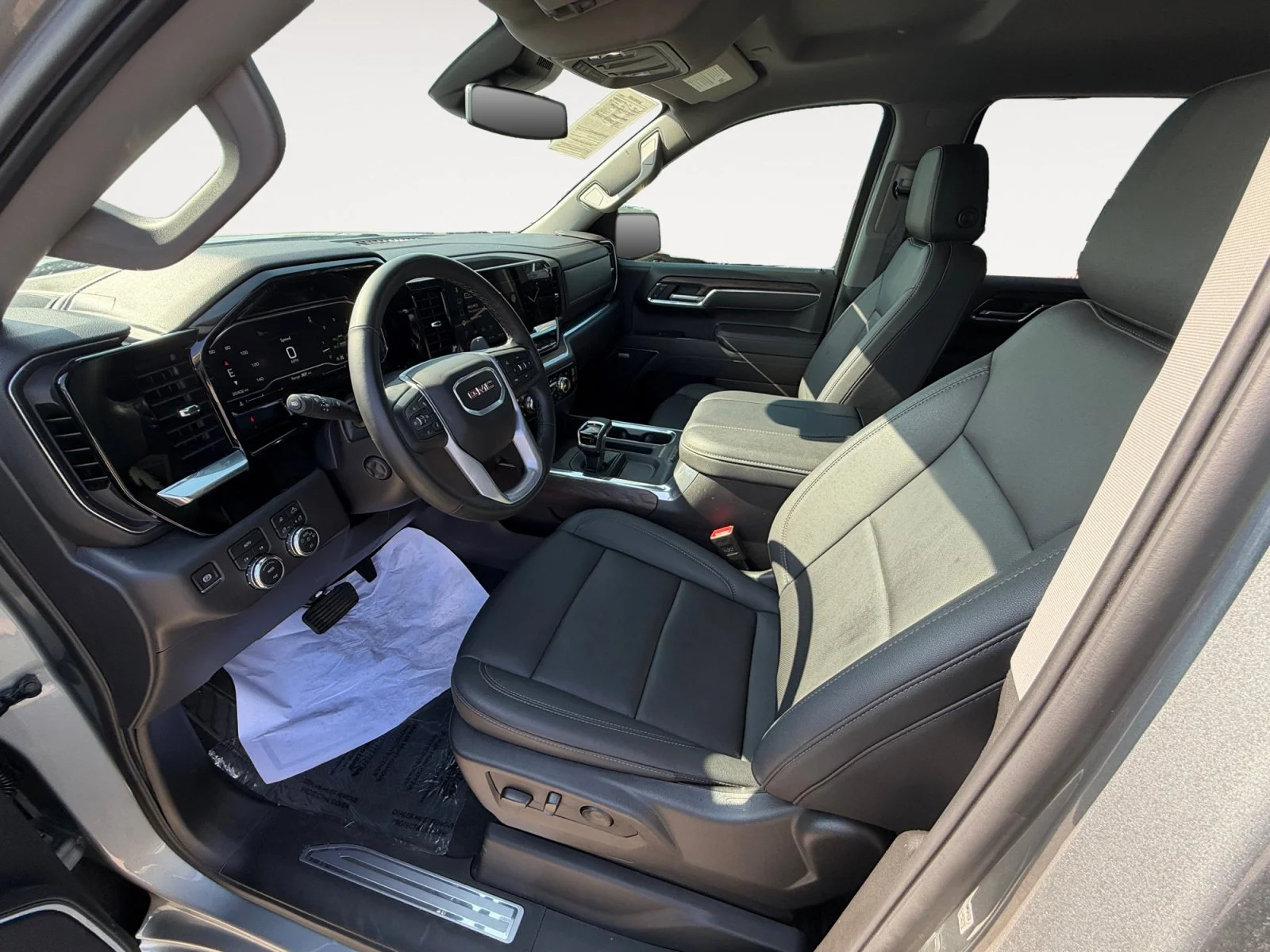 Used 2025 Sterling Metallic GMC SLT image 17