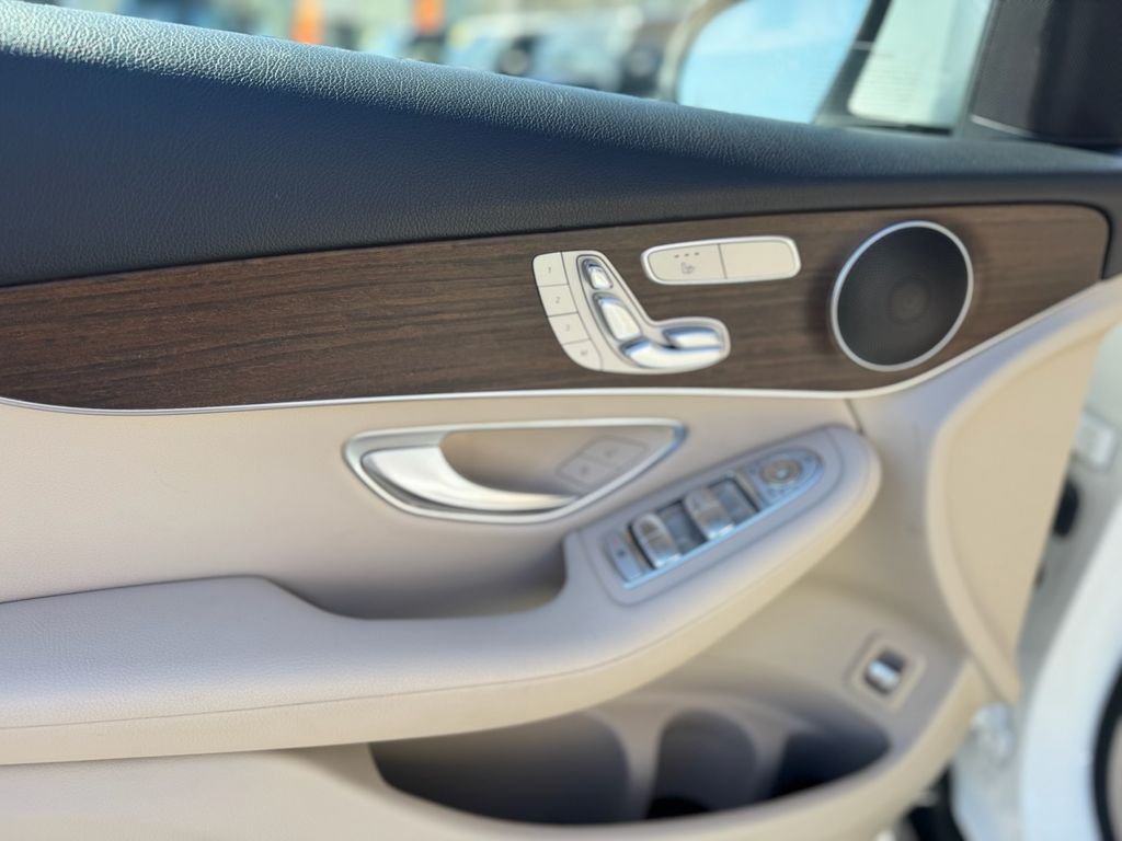 Used 2021 Polar White Mercedes-Benz GLC 300 image 15