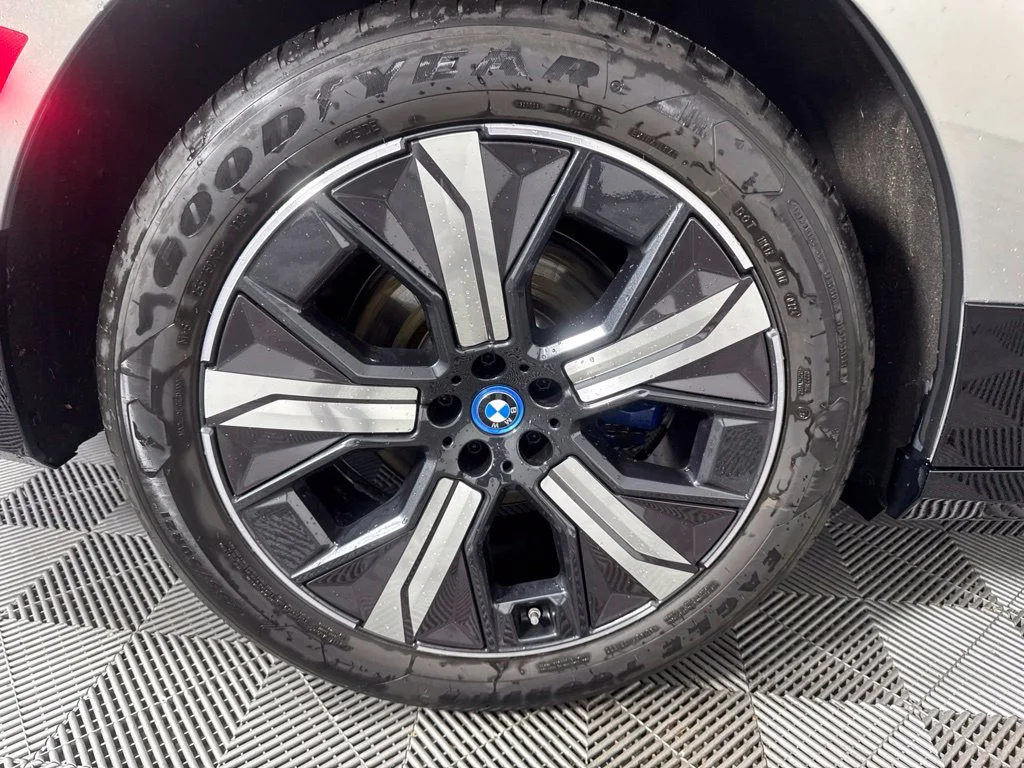 Certified Used 2025 Gray BMW xDrive50 image 11