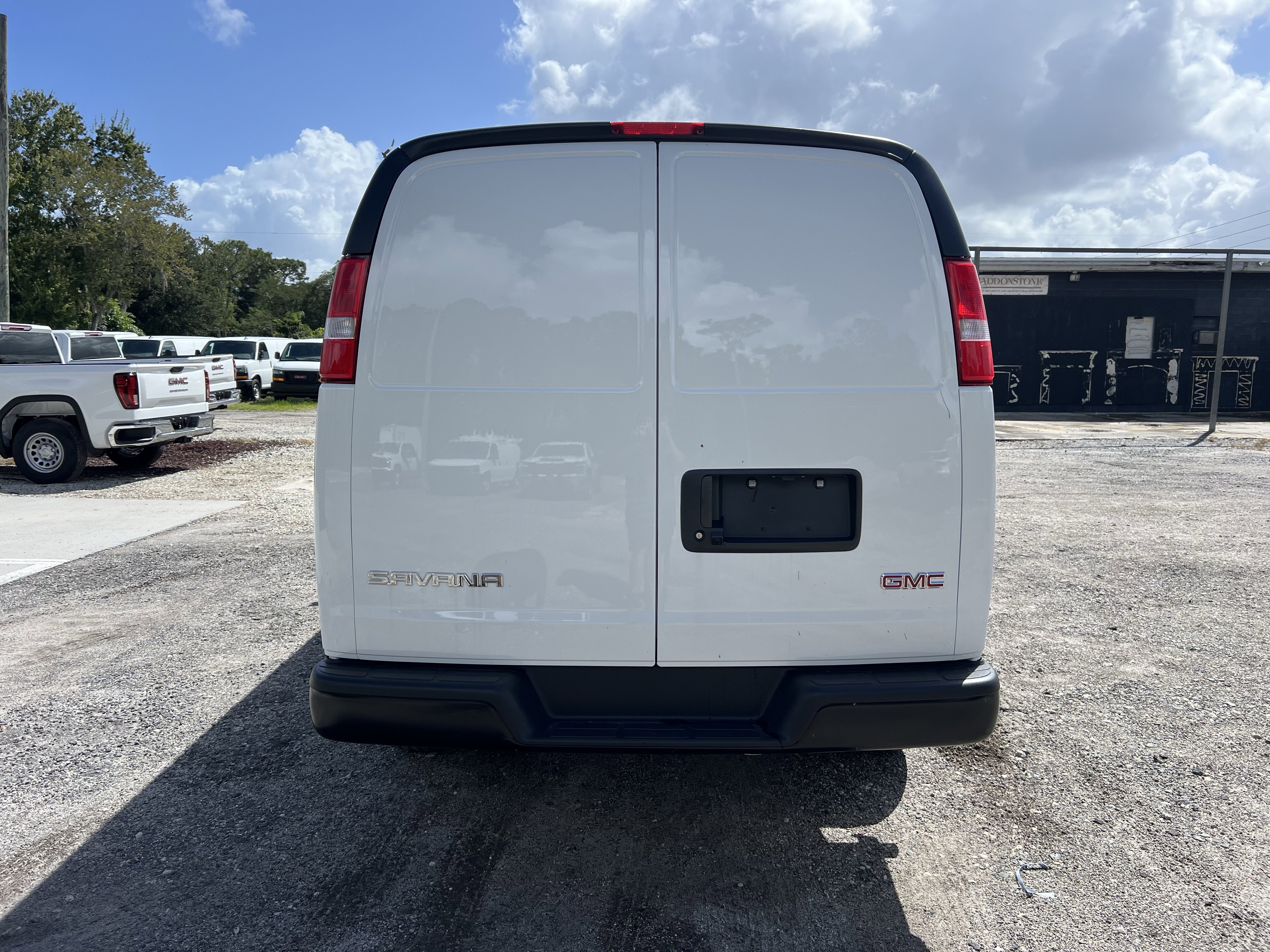 New 2025 Summit White GMC Work Van image 5