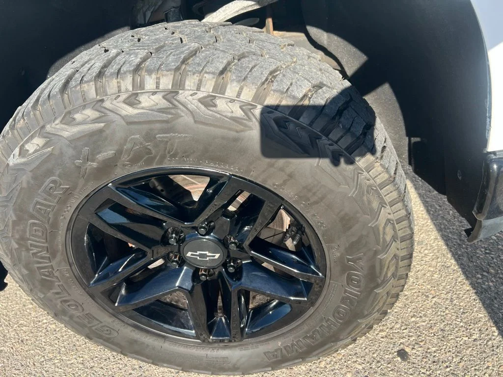 Used 2020 Summit White Chevrolet LT Trail Boss image 28