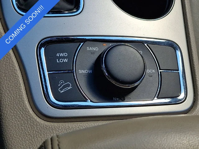 Used 2017 Blue Jeep Limited image 27