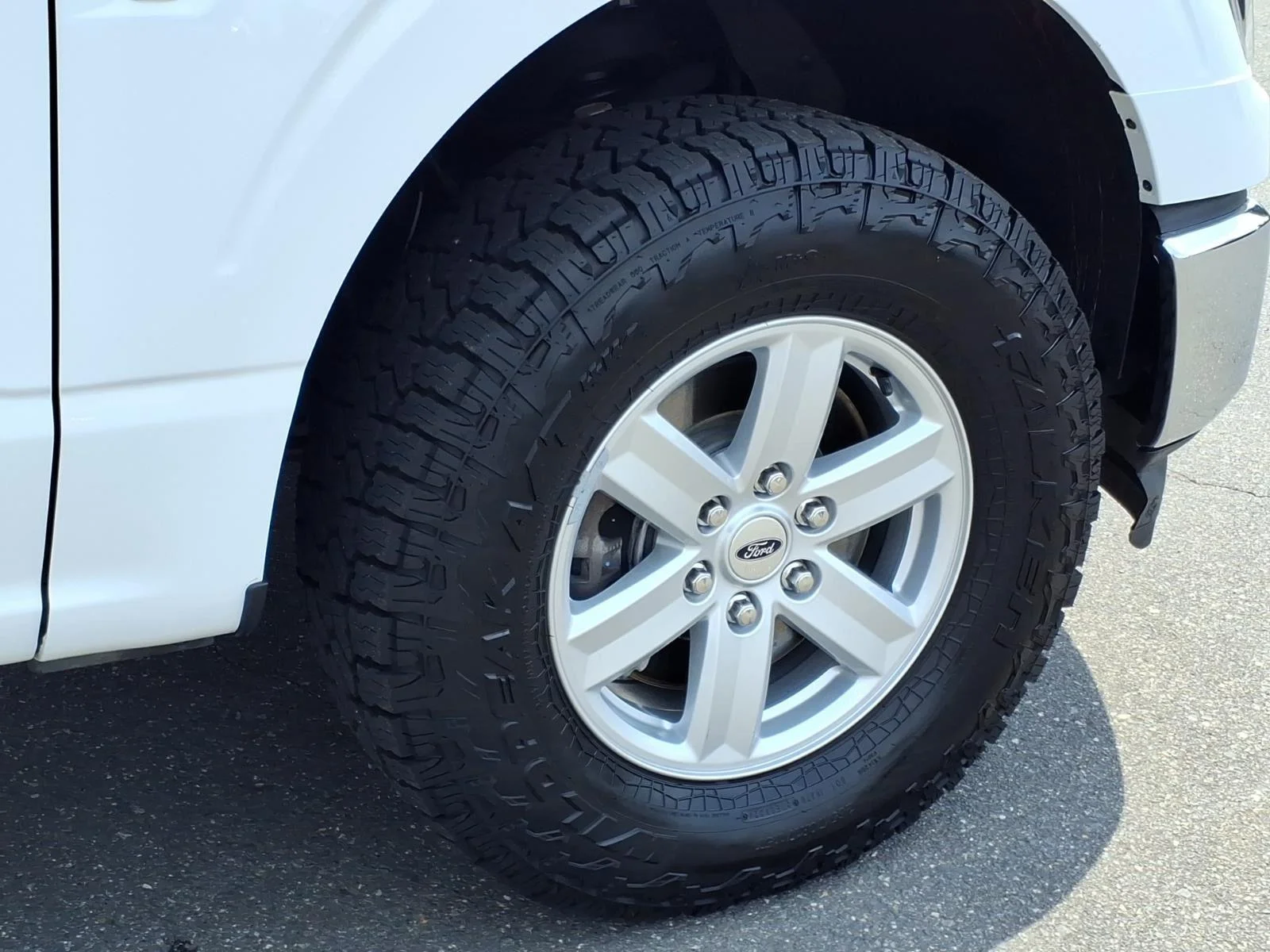 Used 2022 Oxford White Ford XLT image 11