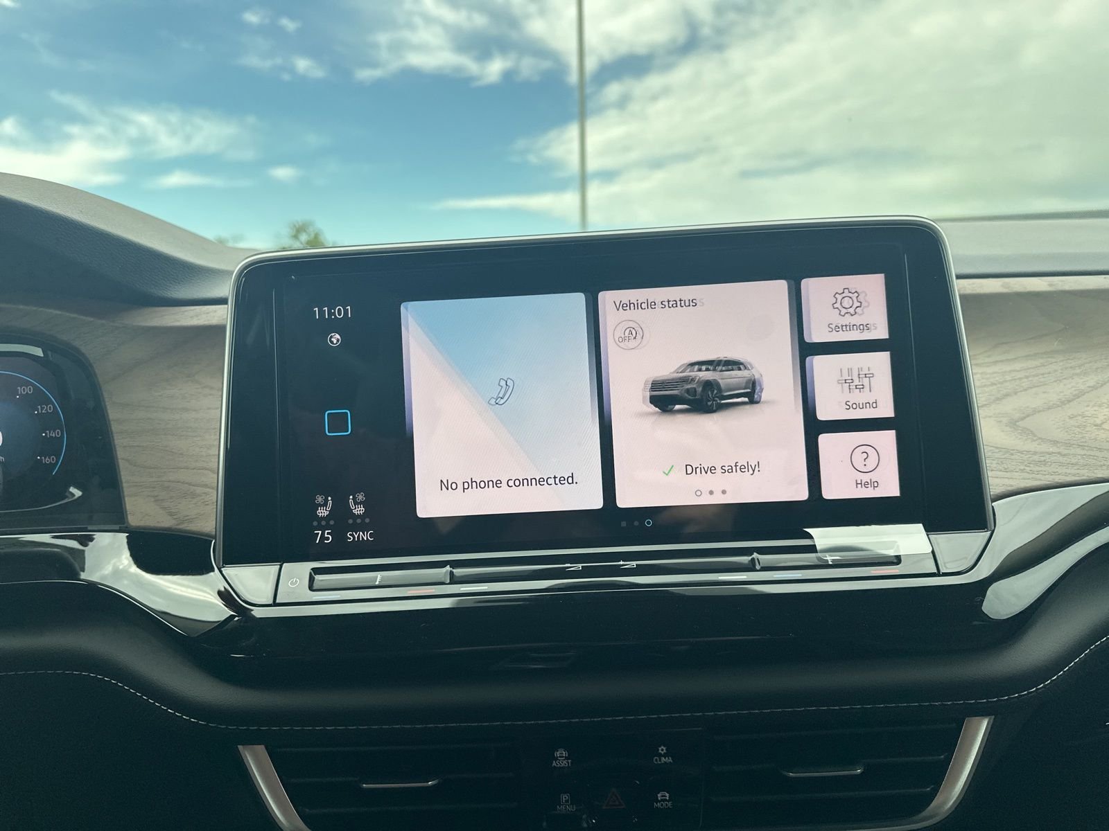 New 2026 Silver Volkswagen 2.0T SE w/Technology image 57