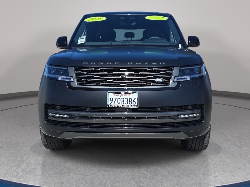 Certified Used 2025 Black Land Rover SE image 2