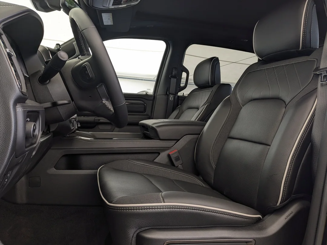New 2026 Black RAM Limited - - 5.7L HEMI V8 - Pano Sunroof - 14.4 Uconnect - Surround Cam & More! image 15