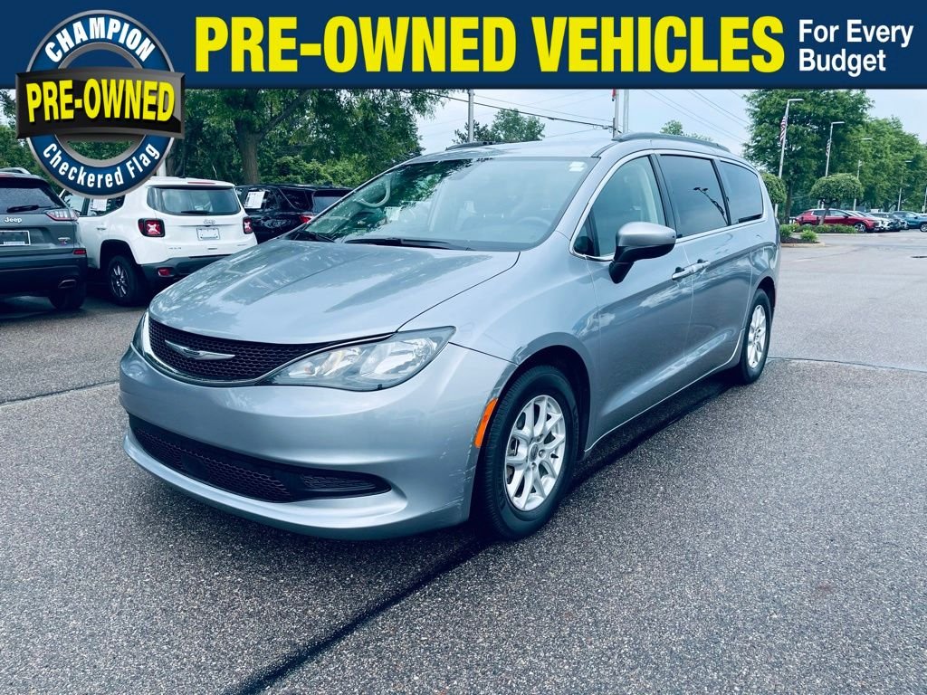 2021 Chrysler Voyager's photo