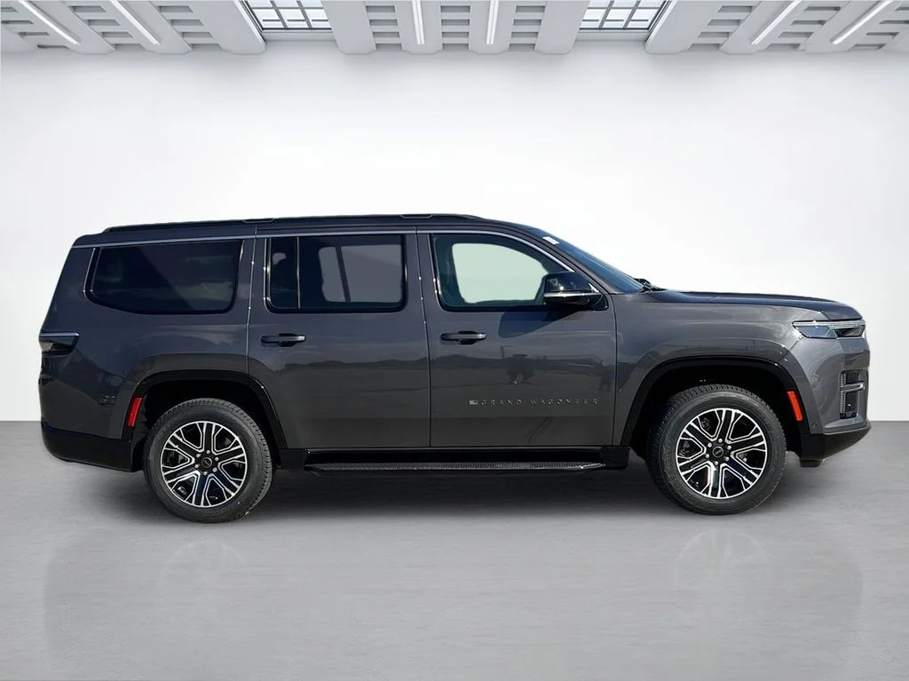 New 2026 Baltic-Gray Metallic Clear-Coat Exterior Paint Jeep  image 2
