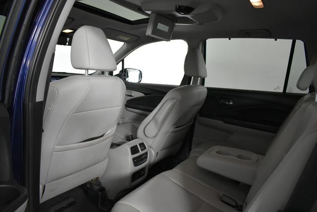 Used 2019 Blue Honda Touring image 28