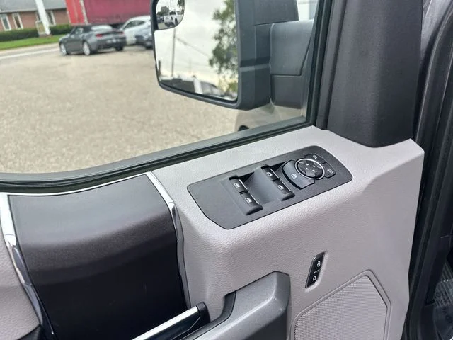 Used 2018 Gray Ford XLT image 17