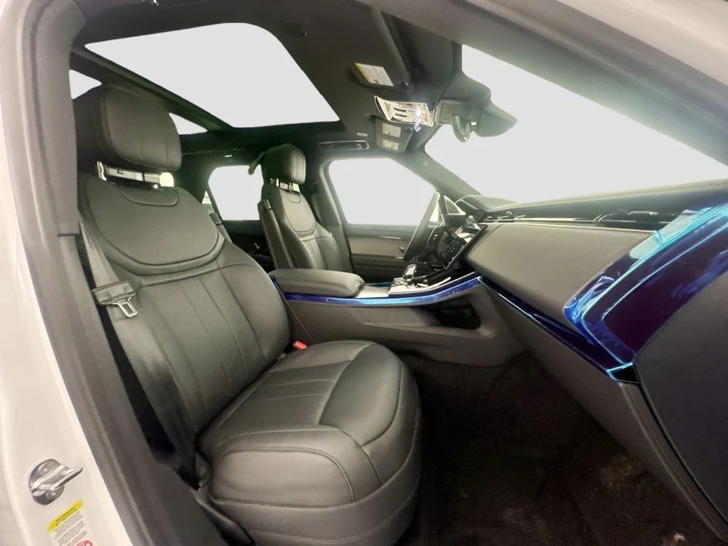 New 2026 Fuji White Land Rover Dynamic SE image 22