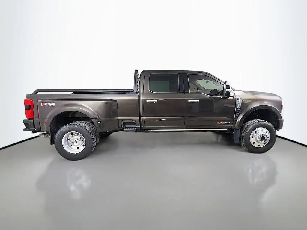 Used 2025  Ford XL image 5