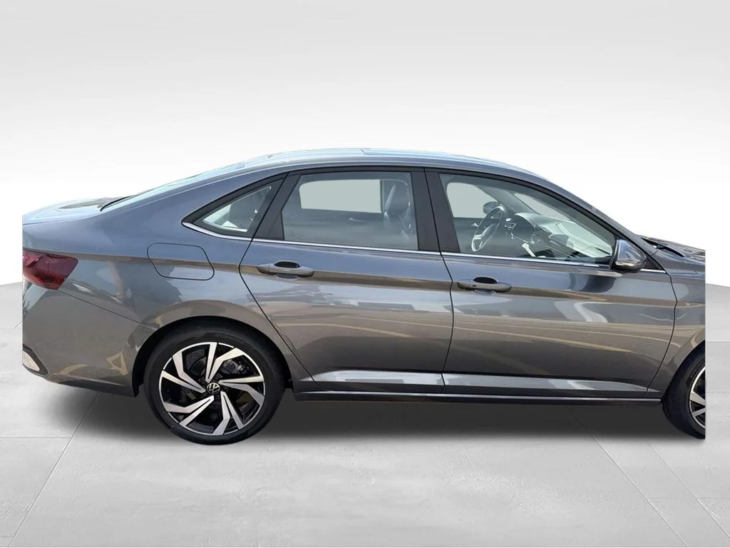 Used 2025 Platinum Gray Metallic Volkswagen 1.5T SEL image 10