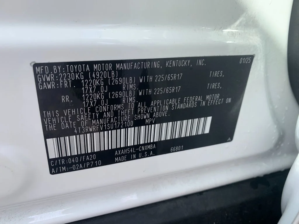 Used 2025 White Toyota XLE image 33