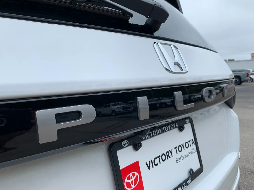 Used 2026 White Honda Elite image 38