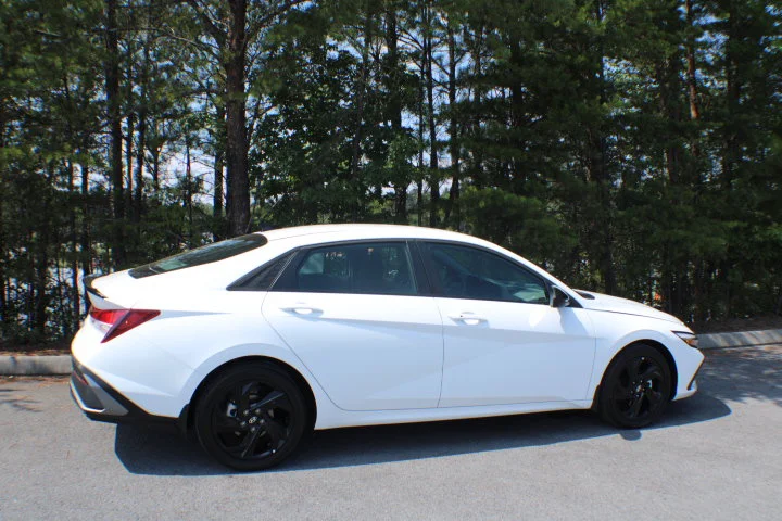 Used 2026 White Hyundai SEL Sport image 2