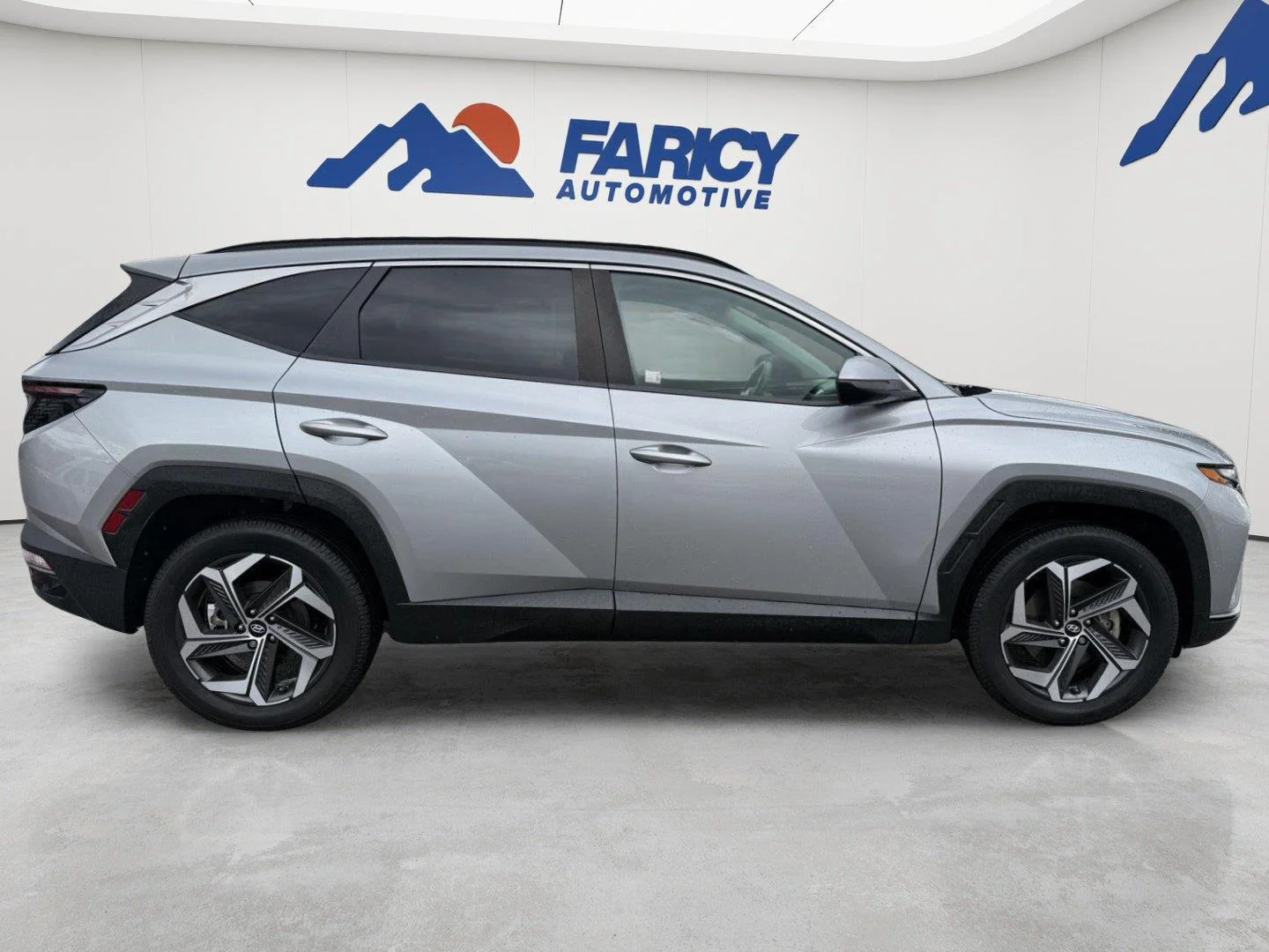Used 2023 Shimmering Silver Hyundai SEL image 6